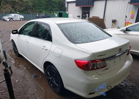 2013 Toyota Corolla Le z USA, uszkodzony, nr VIN 5YFBU4EE1DP084527